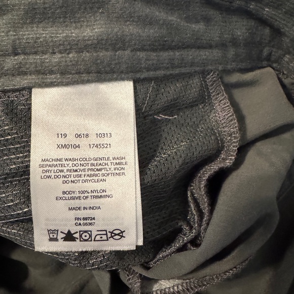 Columbia Men's Dark Gray Cargo Pants - Picture 4 of 6